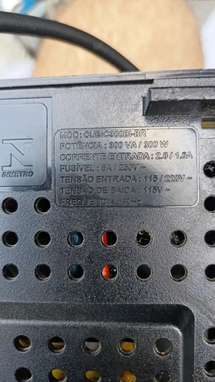 Estabilizador APC  para Pc  220/110 - Foto 5