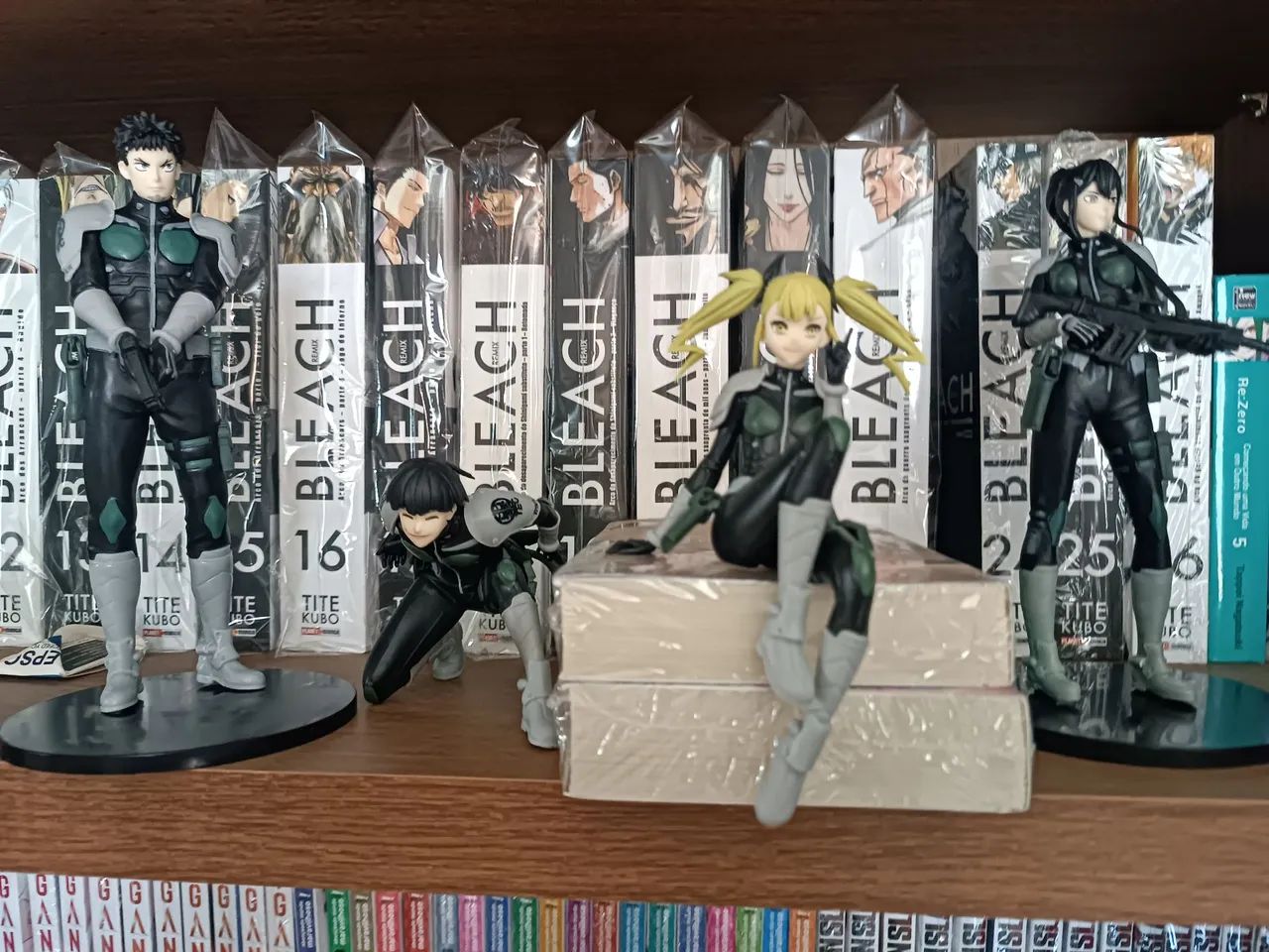 4 Actions figure kaiju n 8