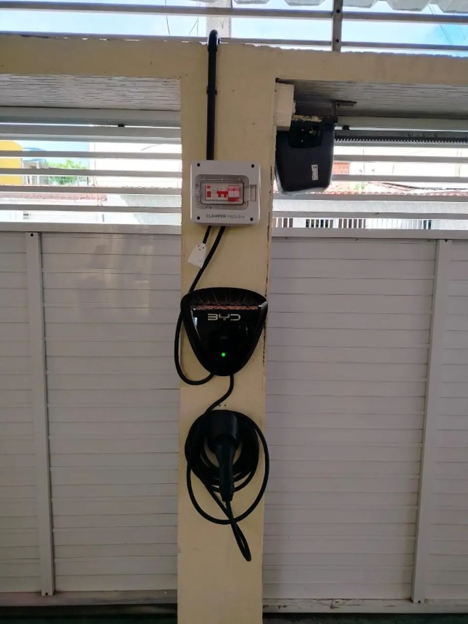 Instalação de carregador para carro elétrico