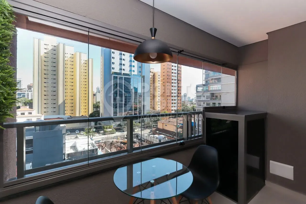 Studio mobiliado de 27m², com varanda para locação no Bairro Vila Clementino