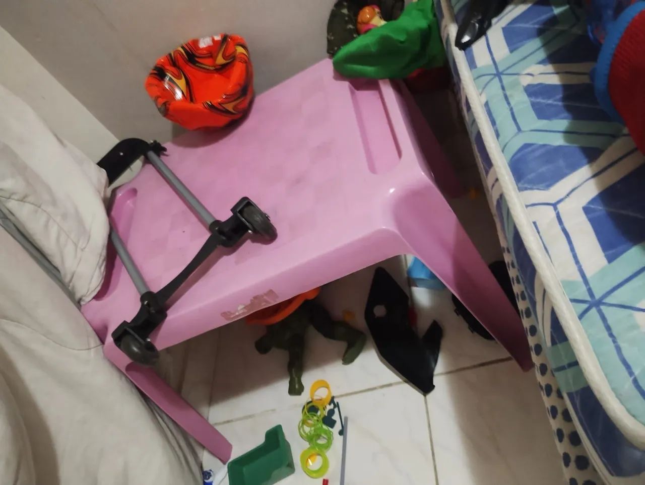Vendo mesa infantil 