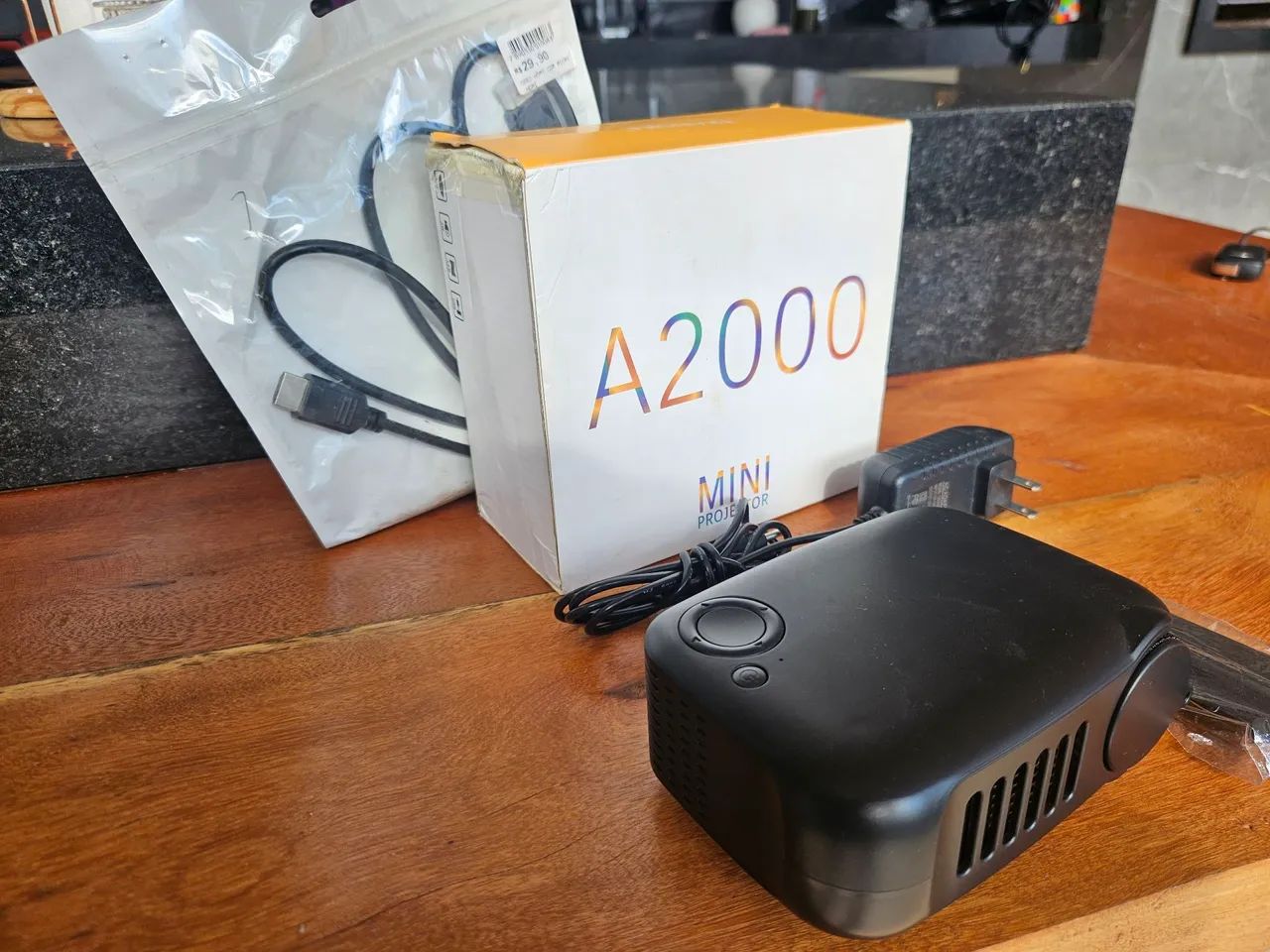 Mini Projetor Portátil A2000 - Foto 2