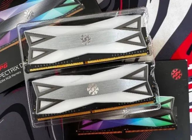 2x Memória RAM XPG Spectrix D60G RGB 16GB (2x8GB) 3600MHz DDR4 CL18 LINHARES - ES