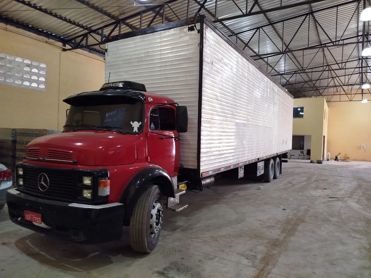 MB 1113 BAÚ  - Foto 3