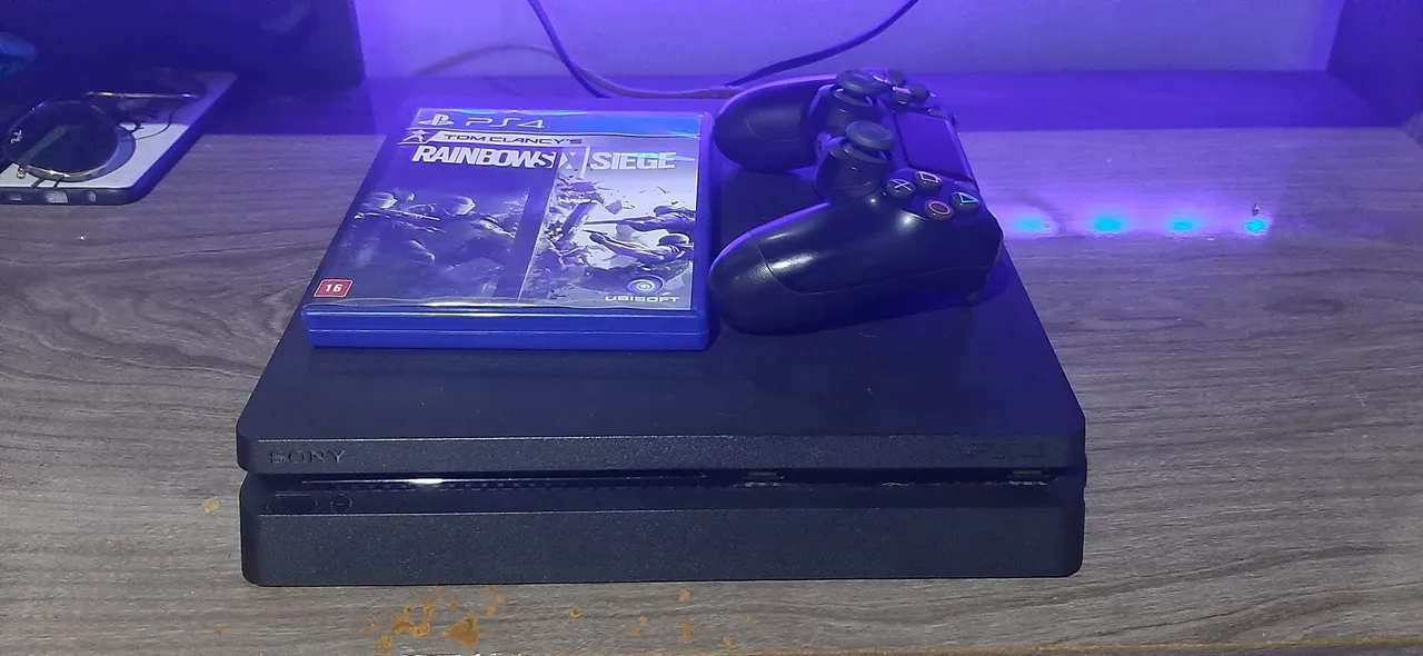 Playstation 4 Slim 1TB