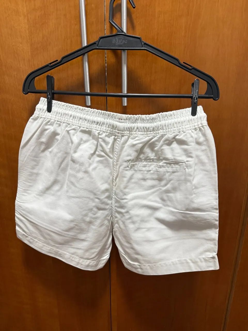 Shorts Branco com Detalhes Coloridos - Foto 2