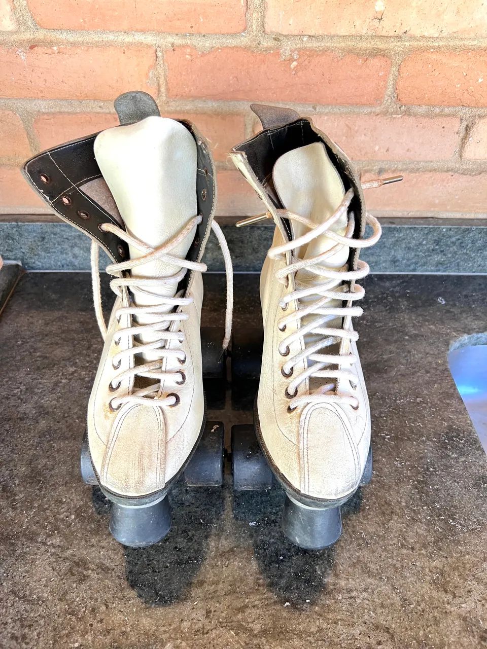 Patins antigo vintage babuch em couro feminino tamanho 35 - Foto 3