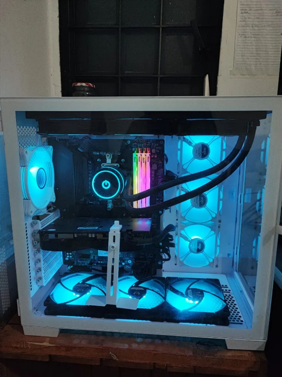 CPU Gamer ?Aquário? - MONSTRO! RYZEN 9 5900X | RX 6600 XT | 32GB RAM | 2TB NVMe | 11 FANS 