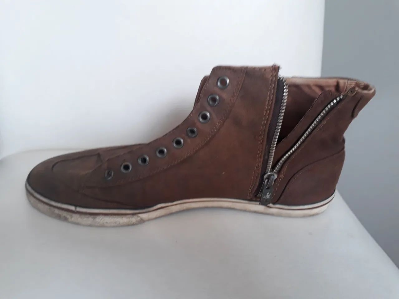 Bota Guess couro marrom 43 no estado - Foto 5