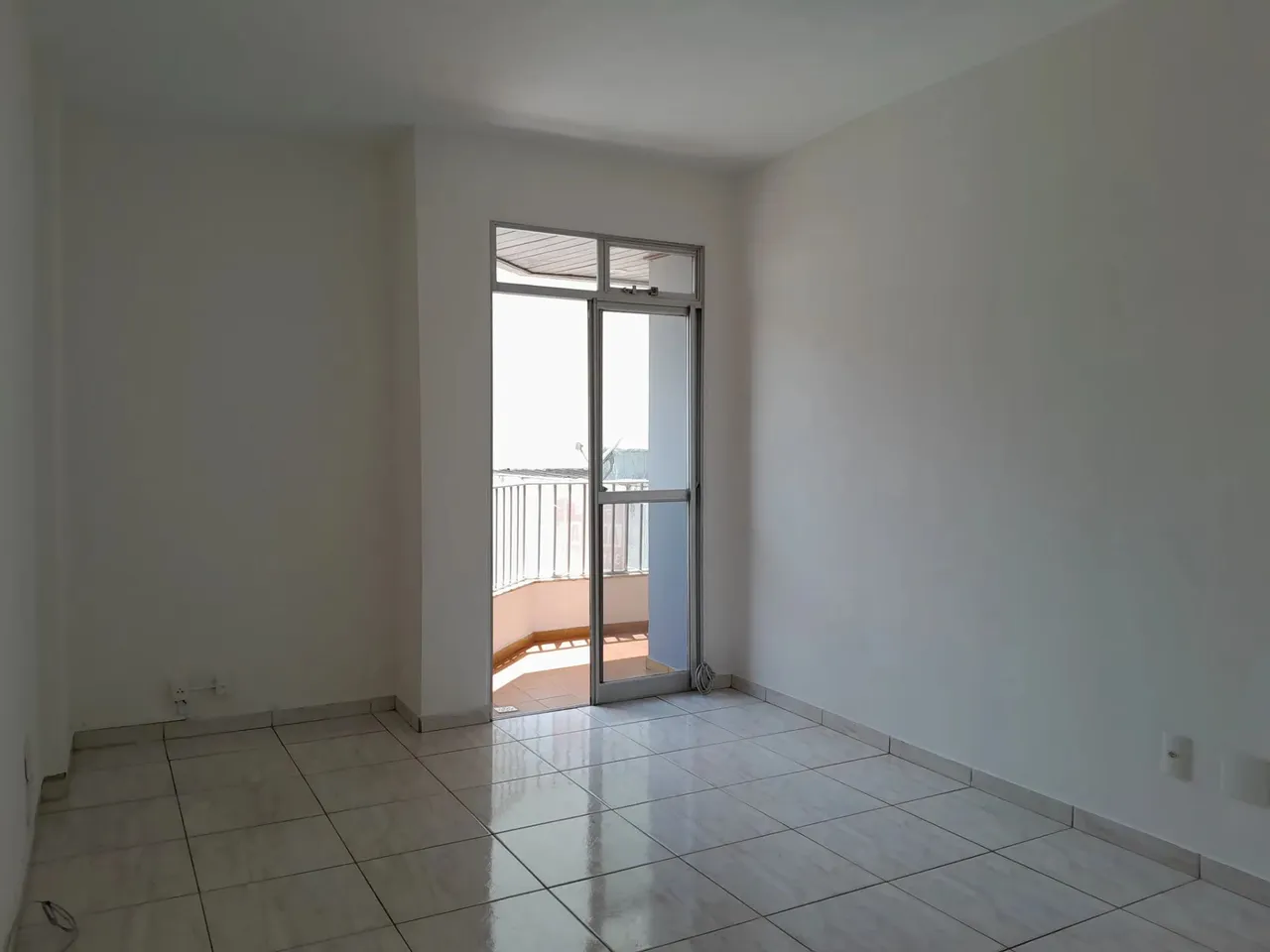 Quarto e sala no Centro para locação