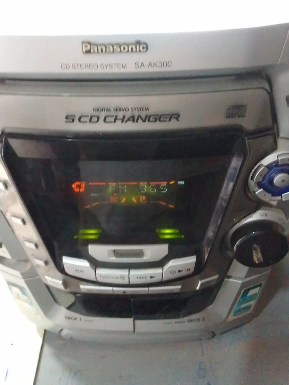 Som antigo Panasonic sa ak 300 funciona o radio sem as caixas