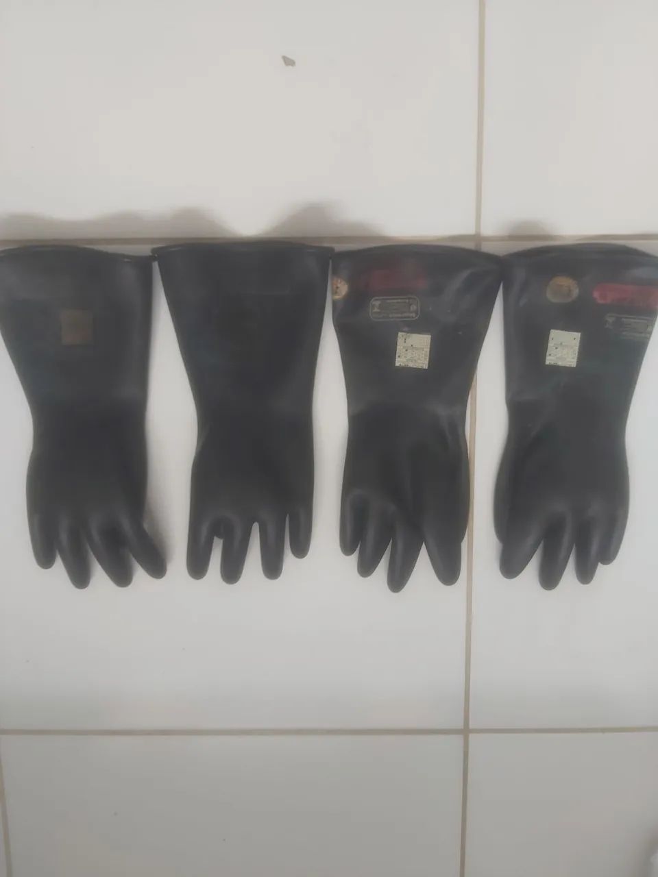 Luvas de segurança - 4 pares, classe 01 e classe 02