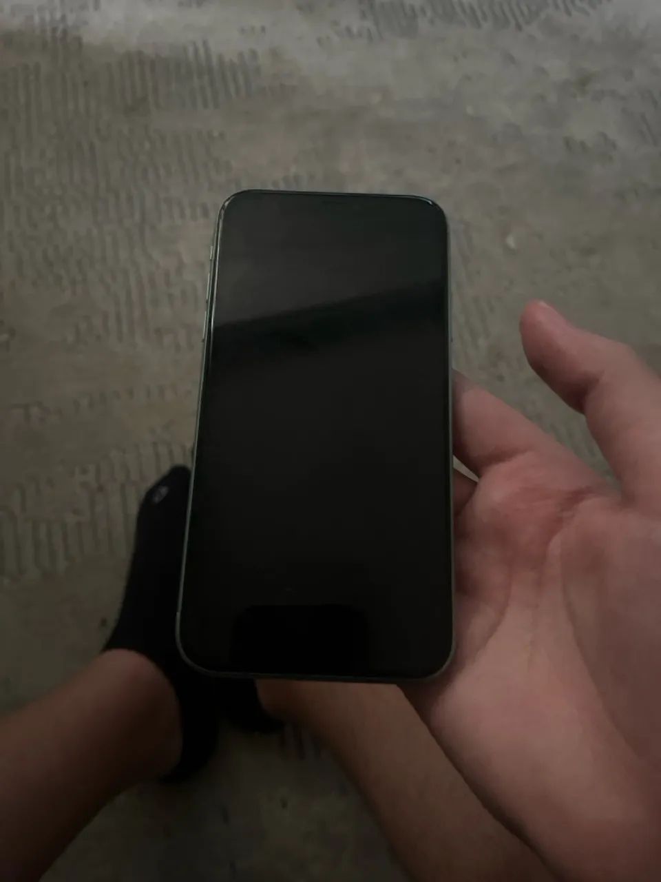 Iphone 11 verde agua, com peuquena mancha na tela