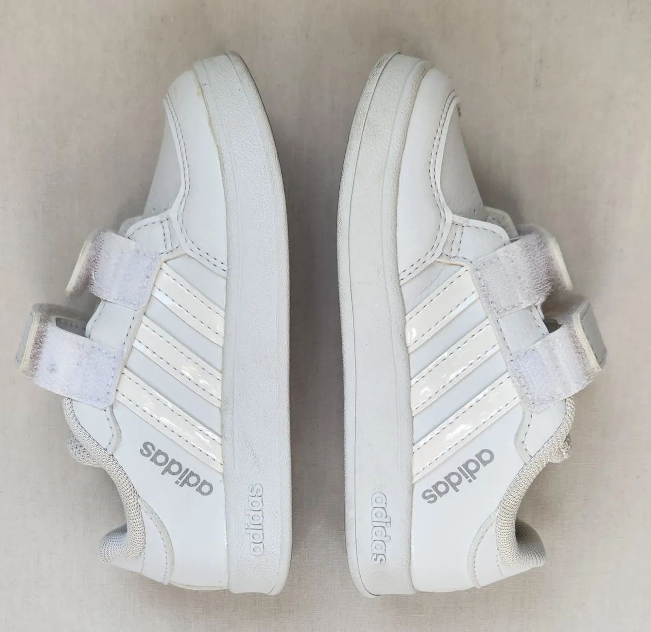 Tênis Adidas Infantil Branco com Velcro - Foto 2