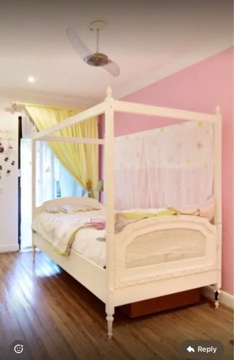 Cama de viuvo com Dossel em Madeira