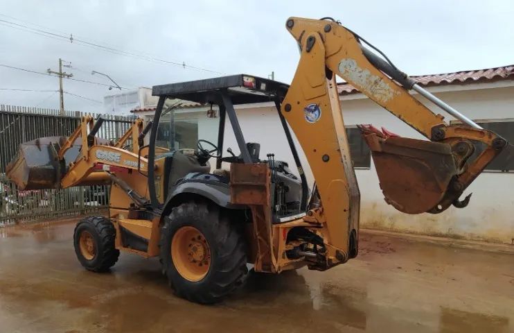 Retroescavadeira Case 580N Ano 2012