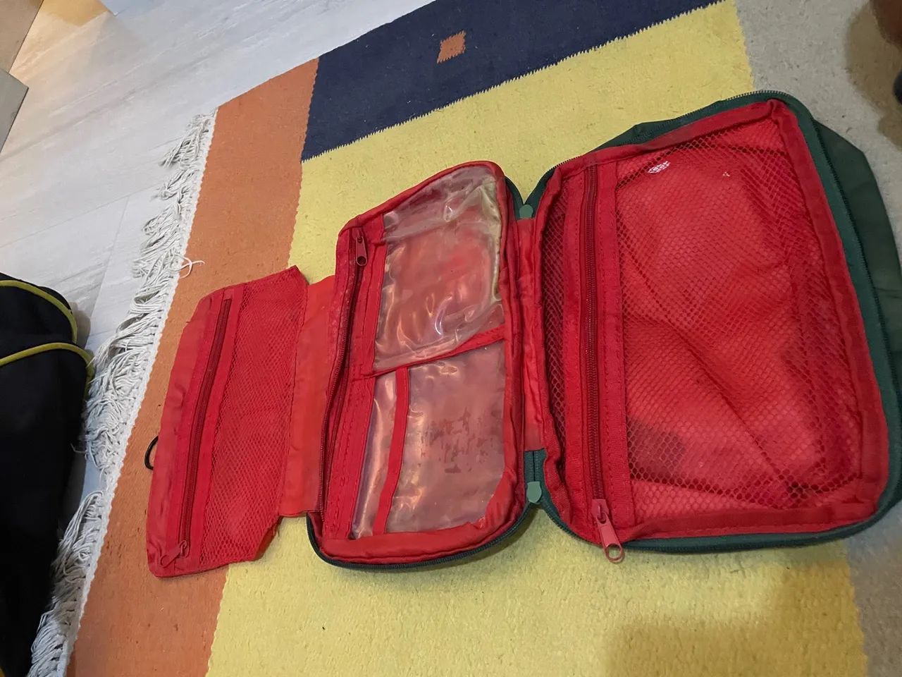 Necessaire de Viagem Emirates - Prática e Organizada - Foto 2