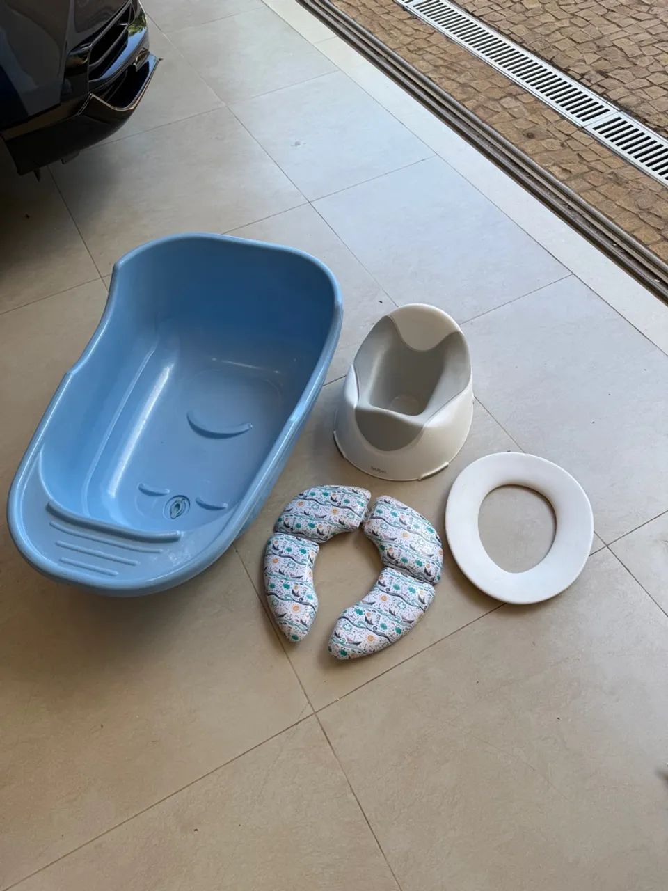 Kit 4 itens: banheira, troninho infantil, redutor de assento e redutor portátil/dobravel - Foto 2