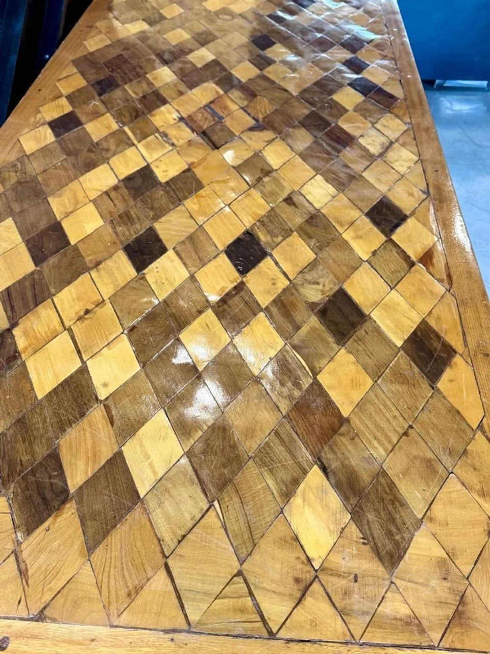 Mesa de Jantar Antiga de Madeira Maciça - Foto 2