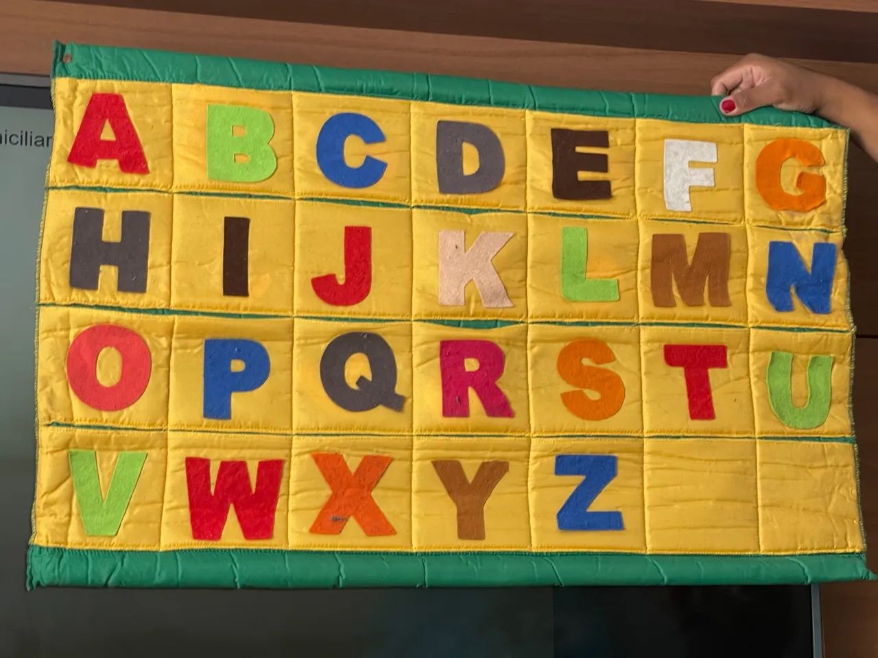 Alfabeto de tecido para crianças 