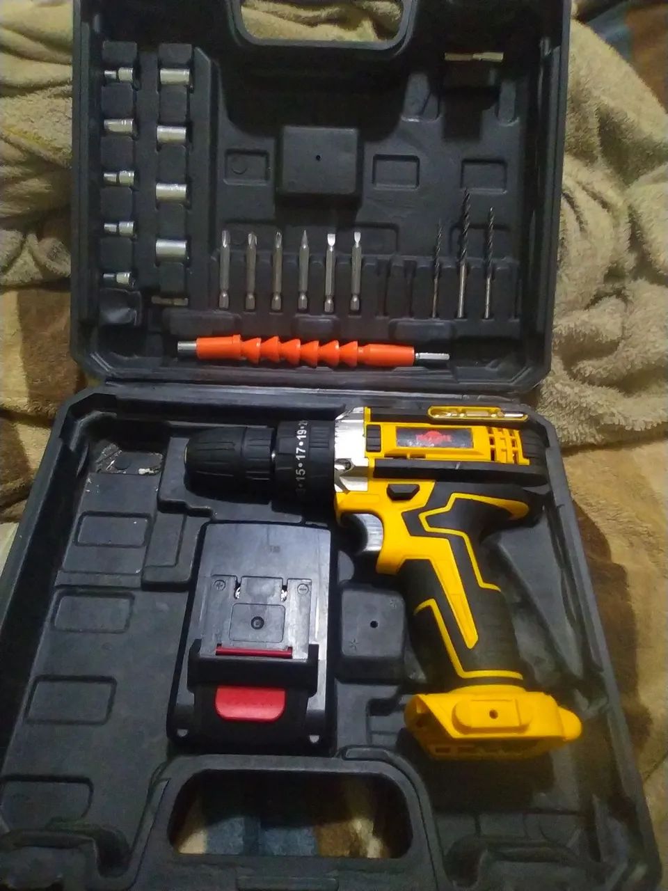 Parafusadeira/Furadeira de Impacto 12V