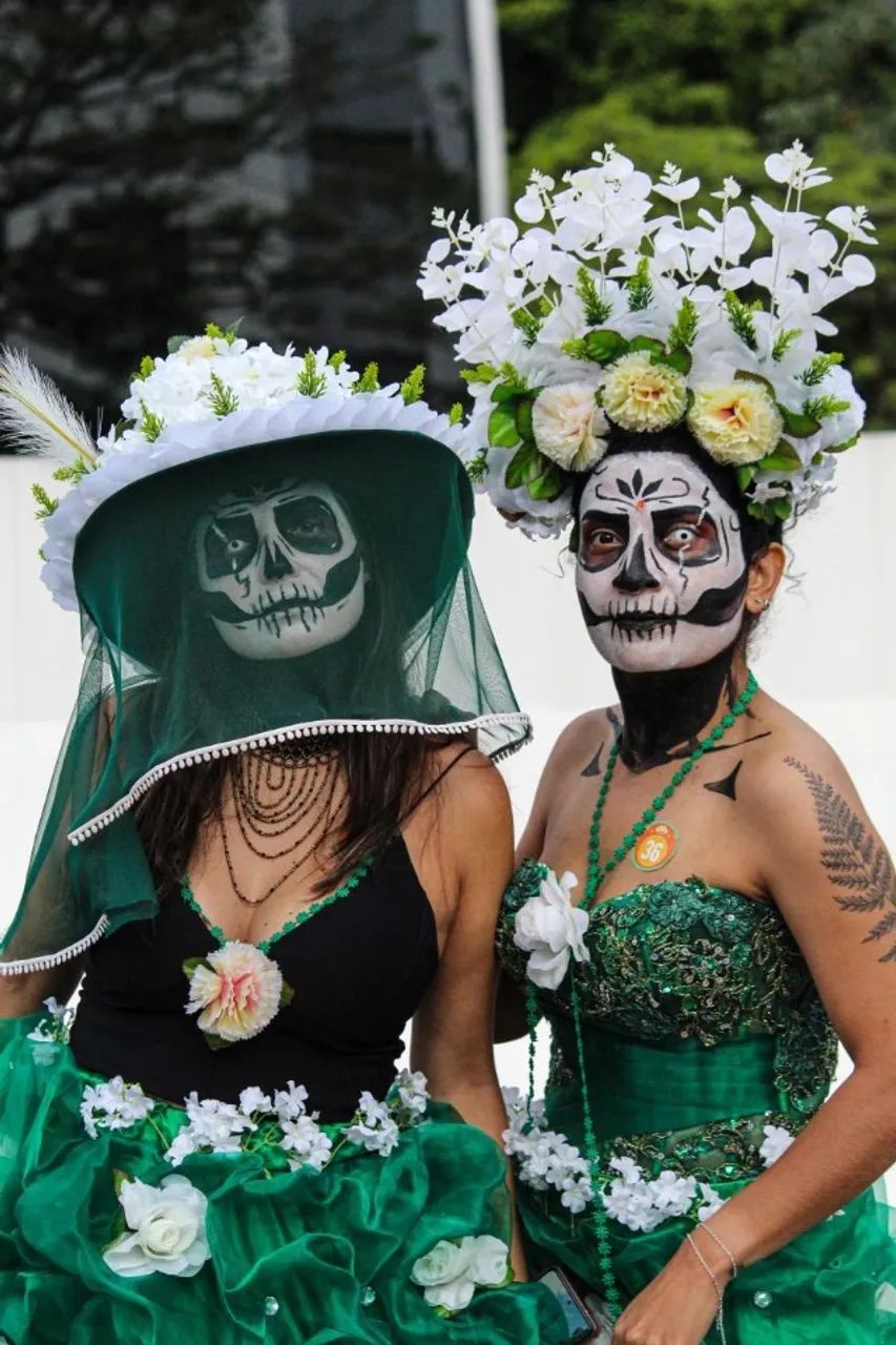 Chapéu de flores para eventos