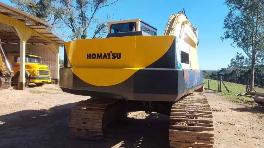 Escavadeira Komatsu - Foto 5