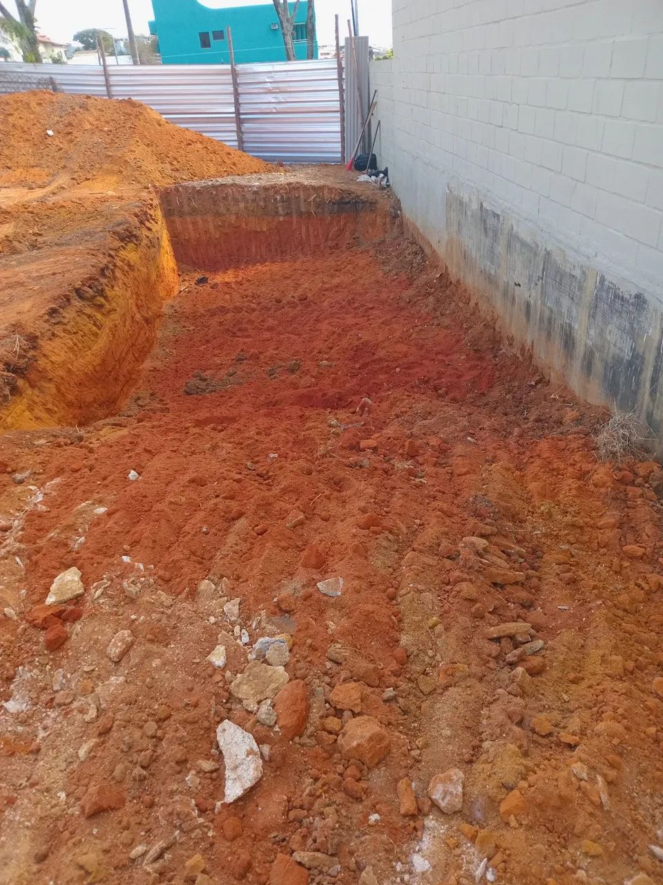 Serviço retroescavadeira 64167782279299121