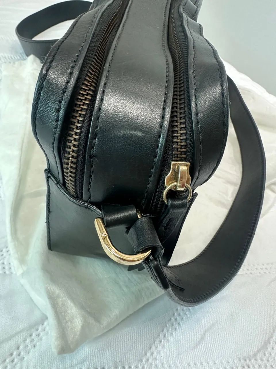 Bolsa Tiracolo Schutz Lili Matelassê Preta - Foto 5