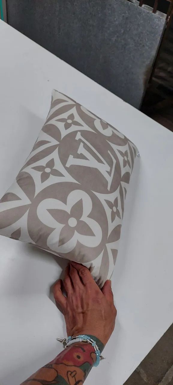 Capas almofadas louis vuitton 