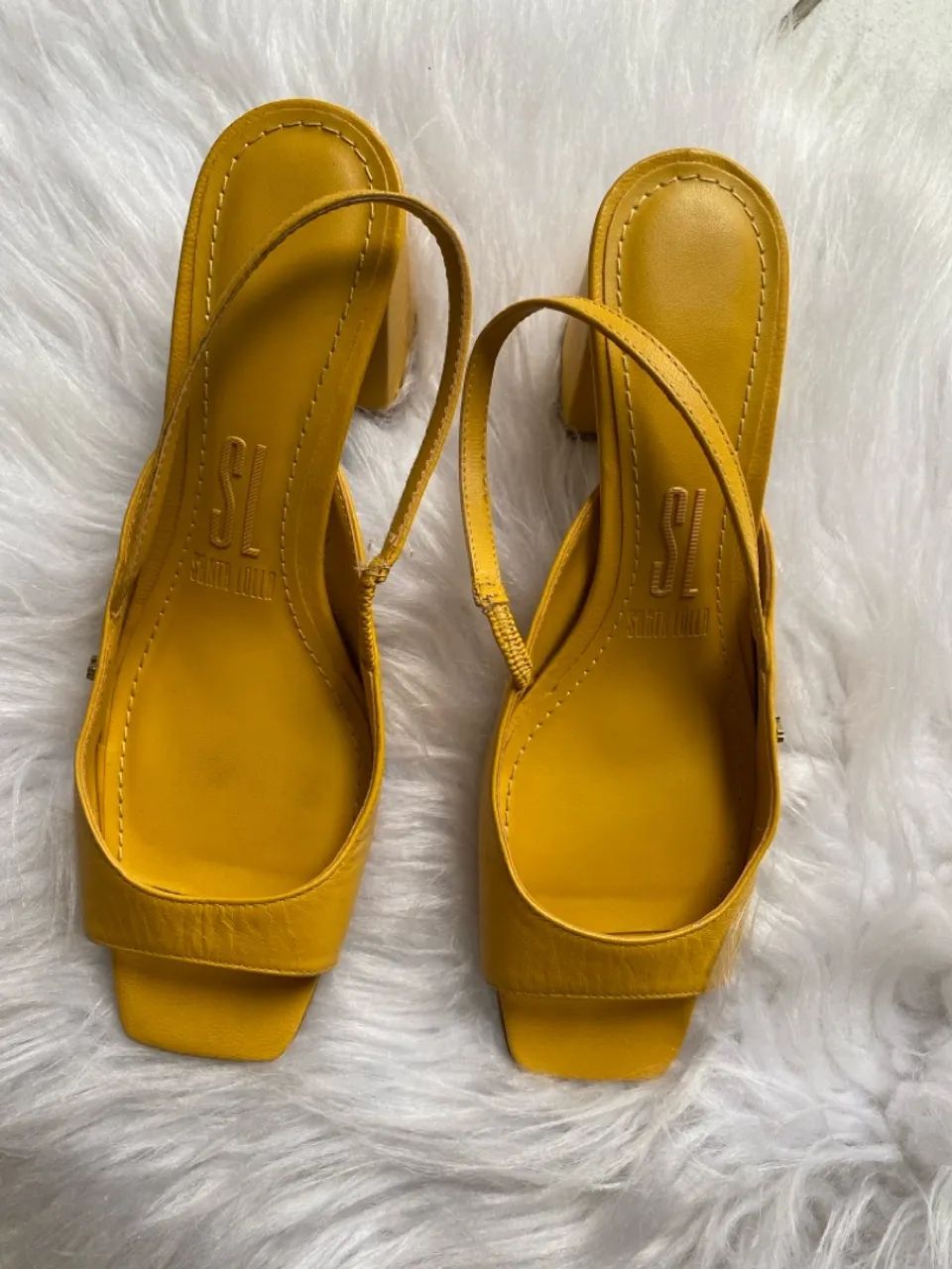 Sandália Santa Lolla Amarela Nova! Calçados Glória, Vila