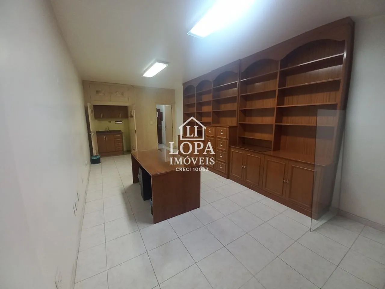 Sala Comercial com 1 banheiro, 1 copa, armários no Centro Do Rio De Janeiro