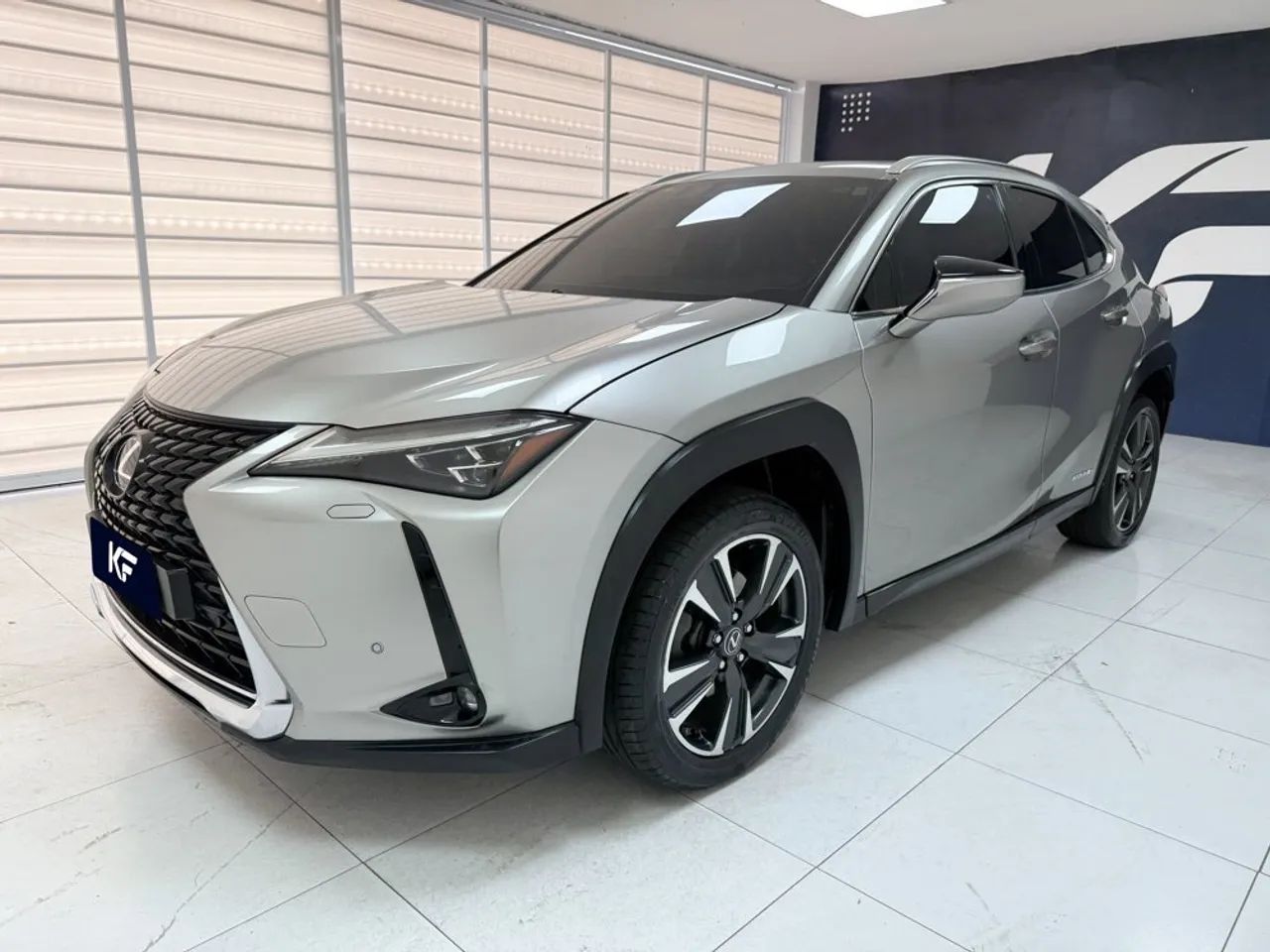 Lexus UX-250h Luxury 2.0 16V Aut.(hybrid), foto 3 de 12