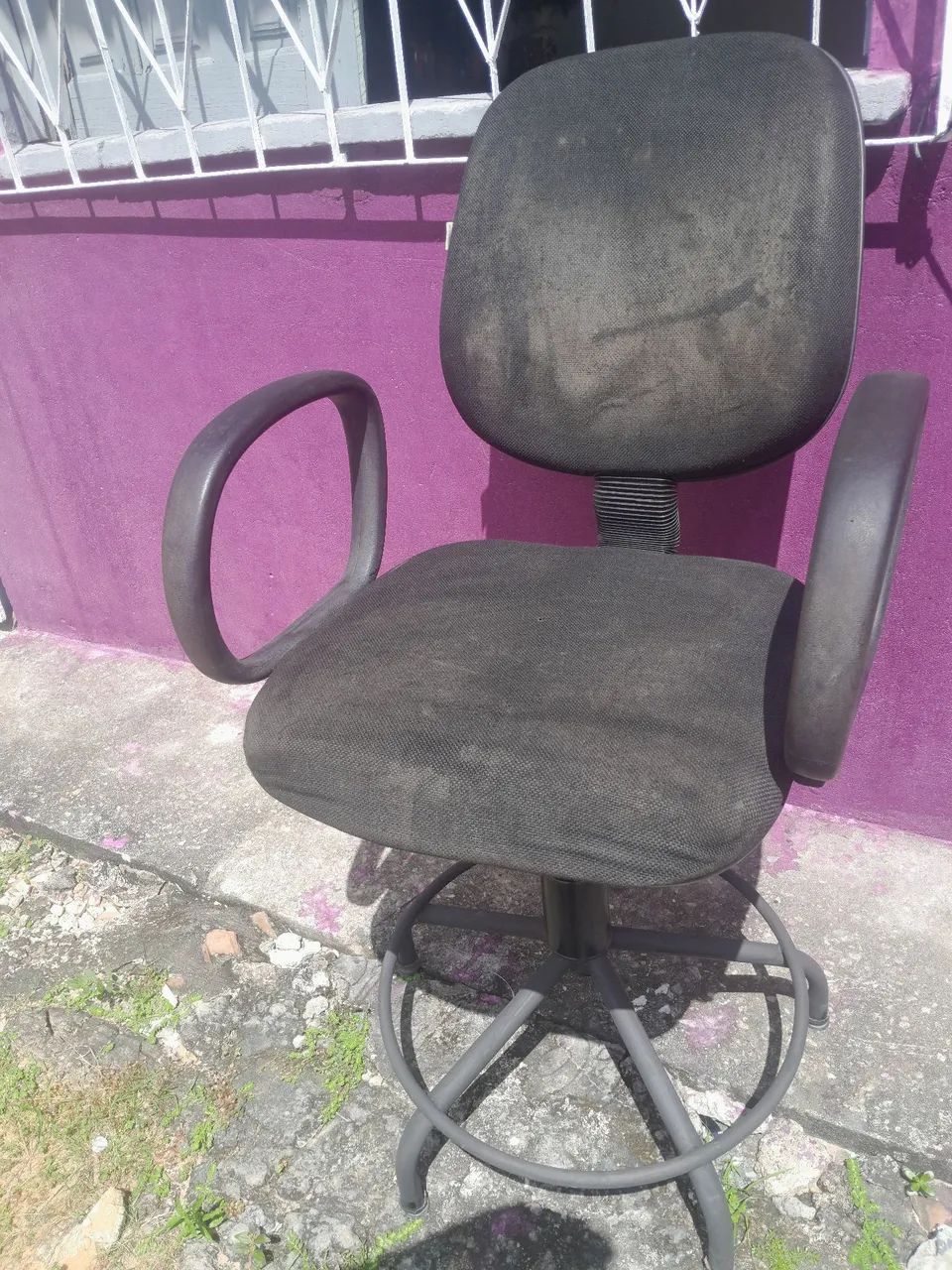 Uma cadeira de escritório - Foto 2