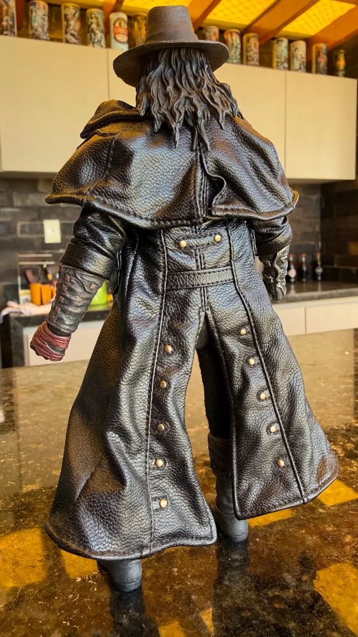 Mezco Solomon Kane Action Figure  - Foto 5