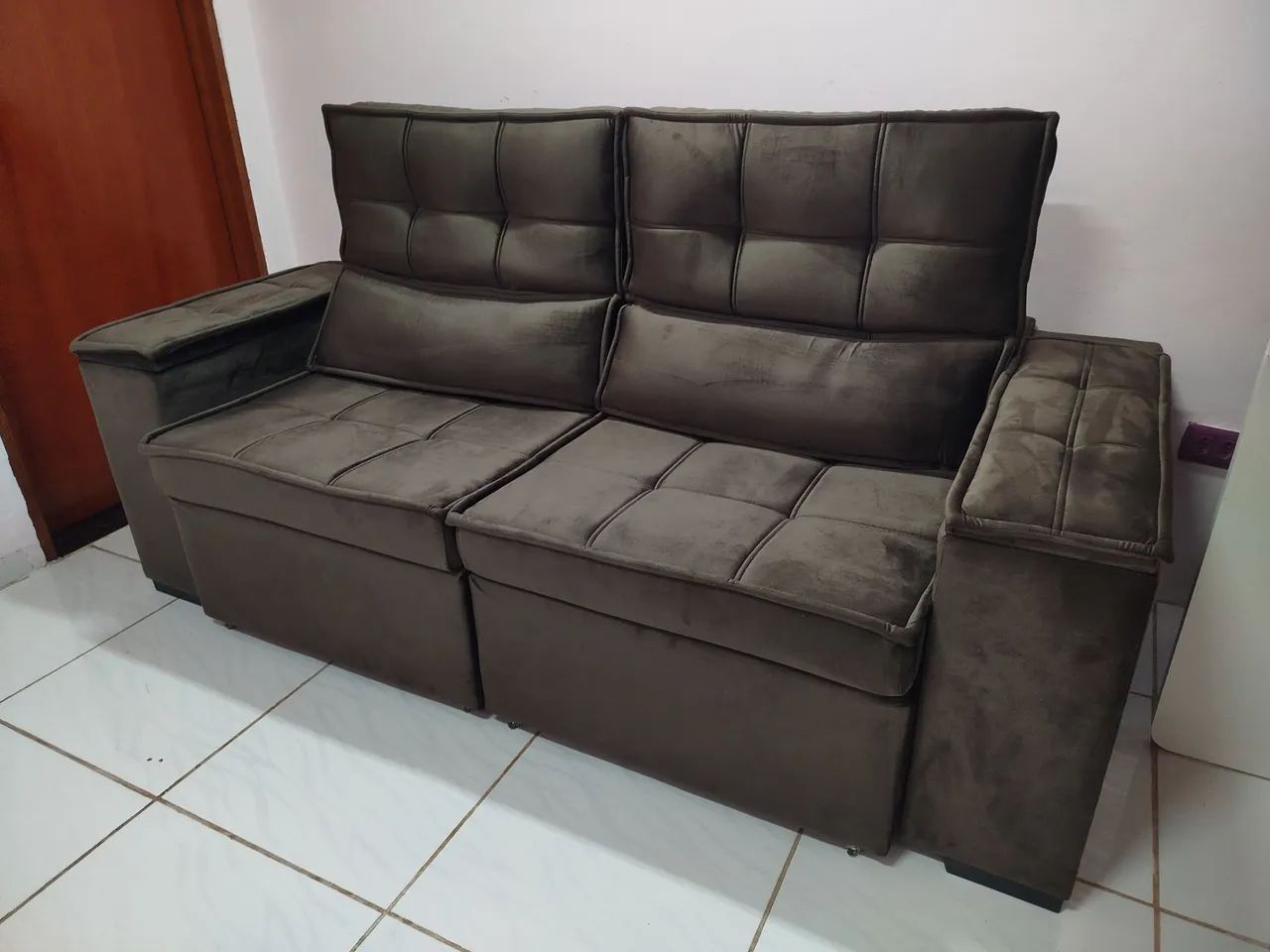 Sofá retrátil e reclinável novos  - Foto 4