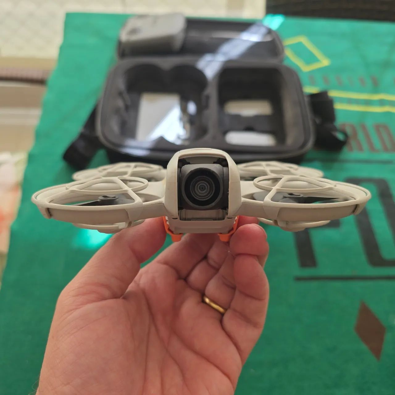 DJI NEO Combo Fly More + Case POUQUÍSSIMO USO - Foto 2