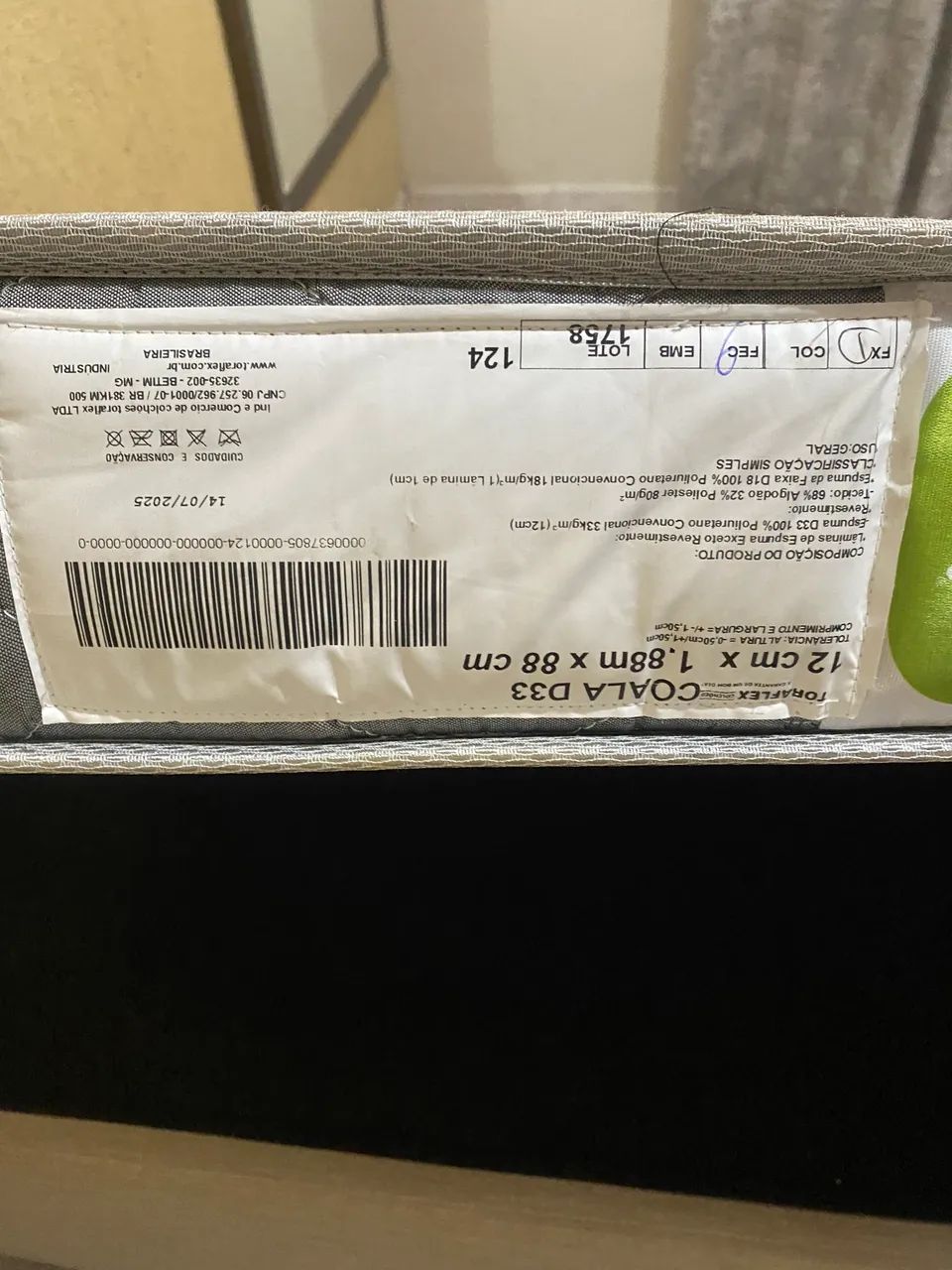 VENDO CAMA BOX DE SOLTEIRO *COM COLCHÃO* - Foto 2