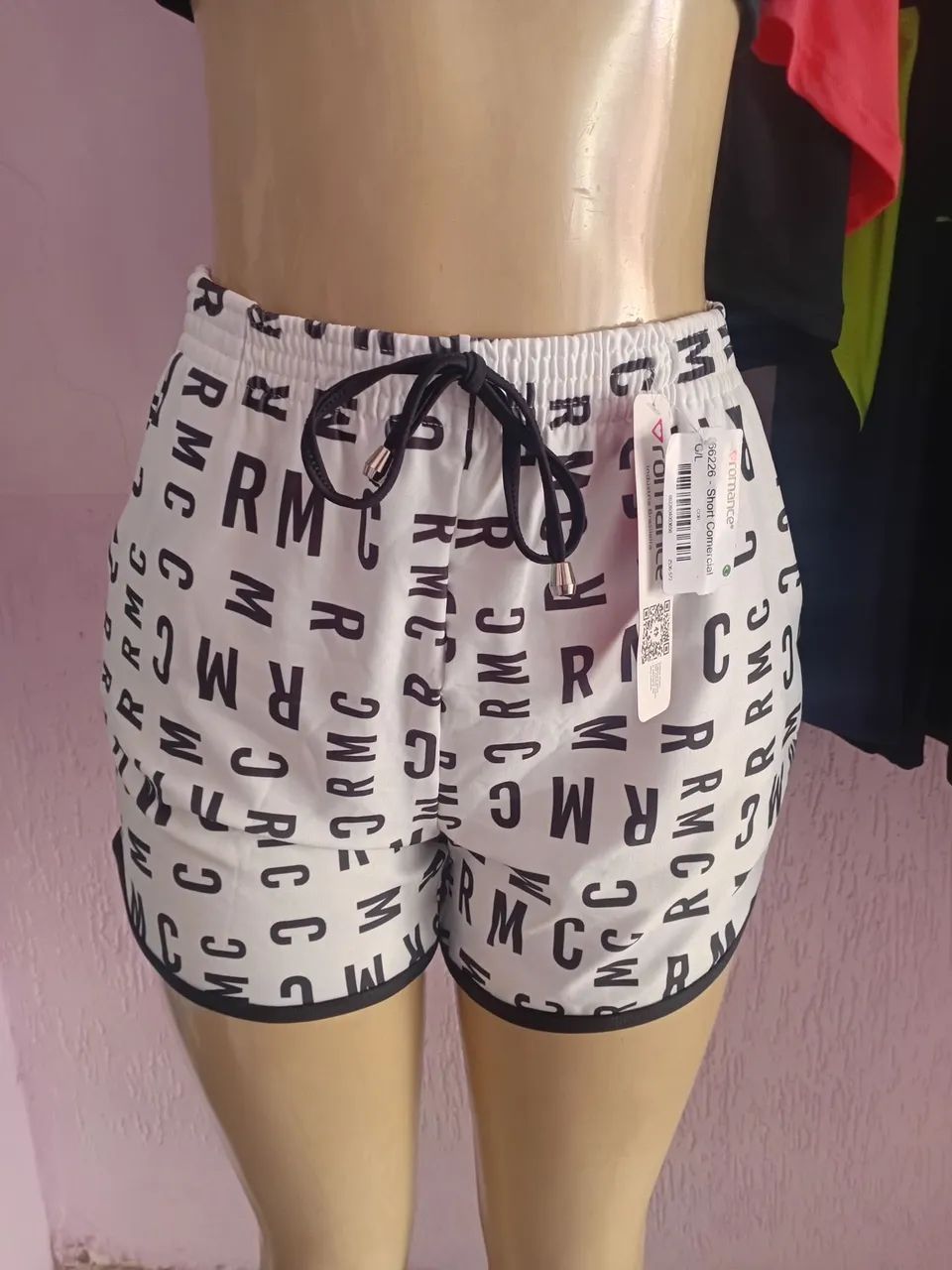 Short feminino romance