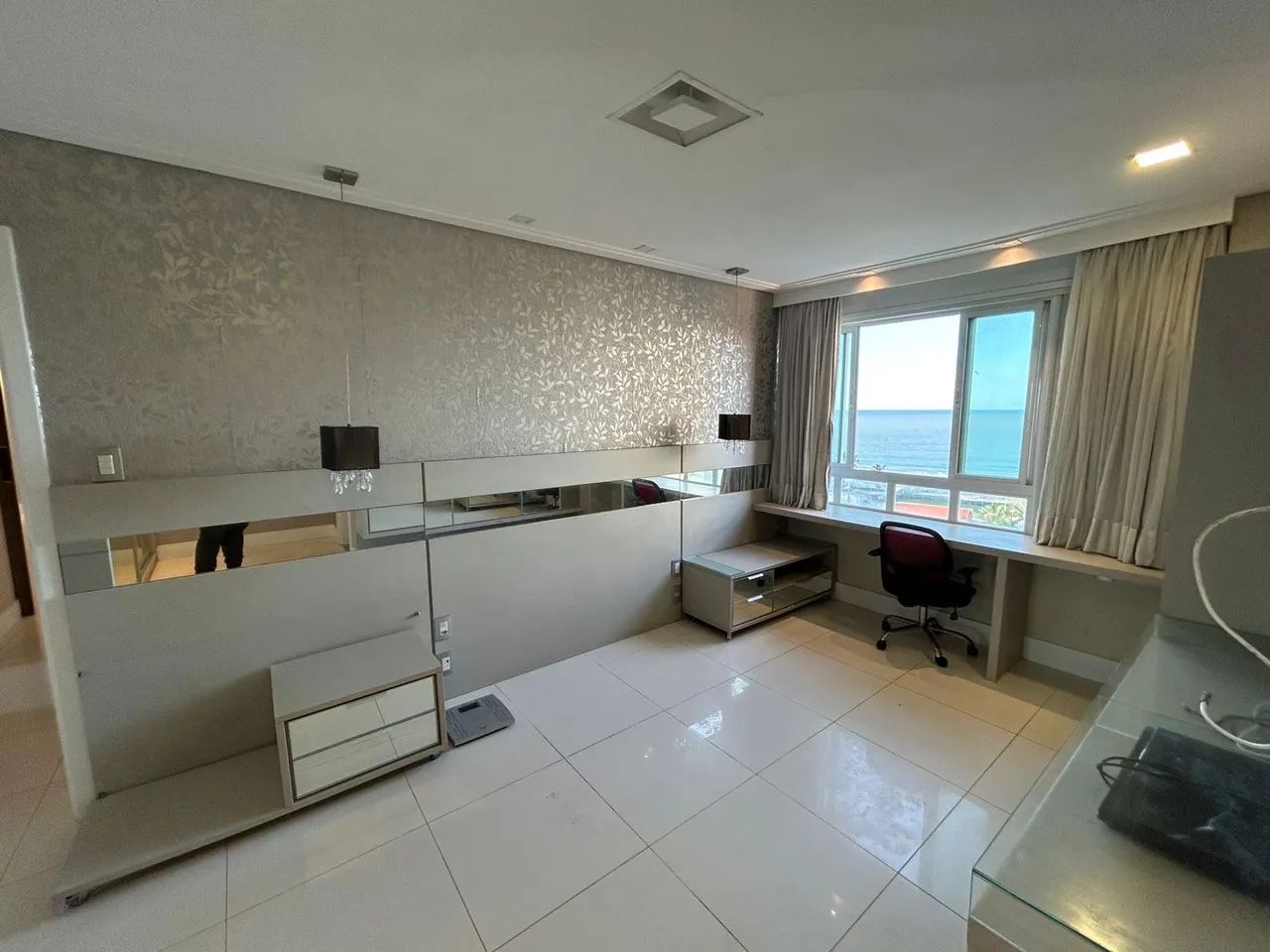 APARTAMENTO À VENDA NA PONTA DO FAROL, ANDAR ALTO 3 SUITES - Foto 6