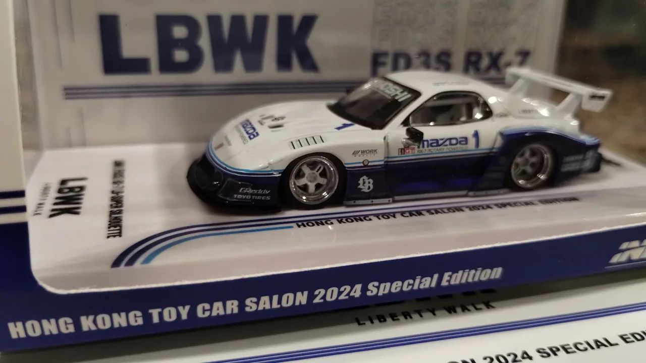 LBWK FD3S RX-7 ミニカー 1:64チェイスとノーマル2台セット LBWK FD3S RX-7 ミニカー 1:64チェイスとノーマル2台セット - メルカリ
