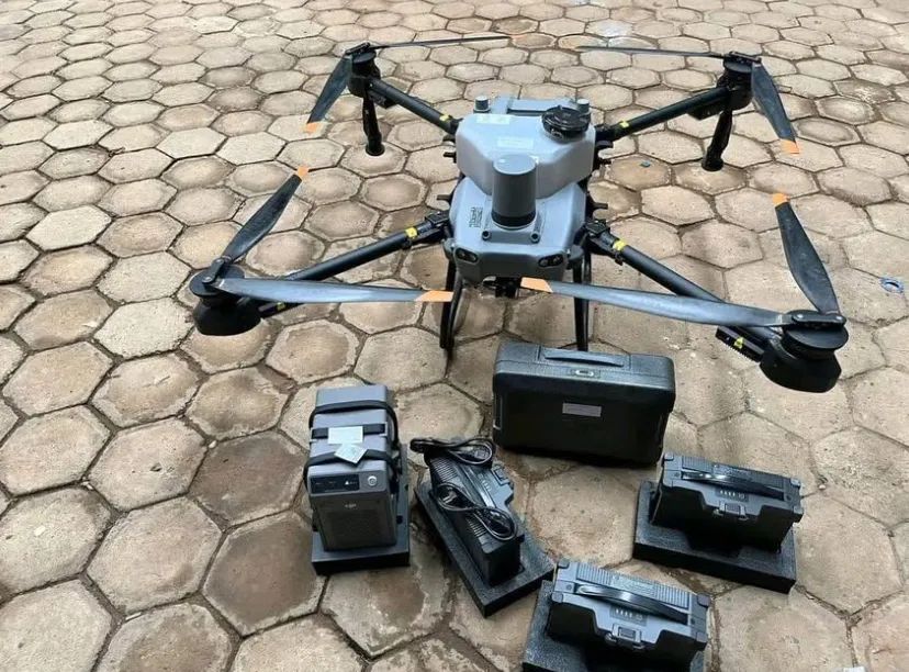 DRONE AGRÍCOLA COM KIT COMPLETO -