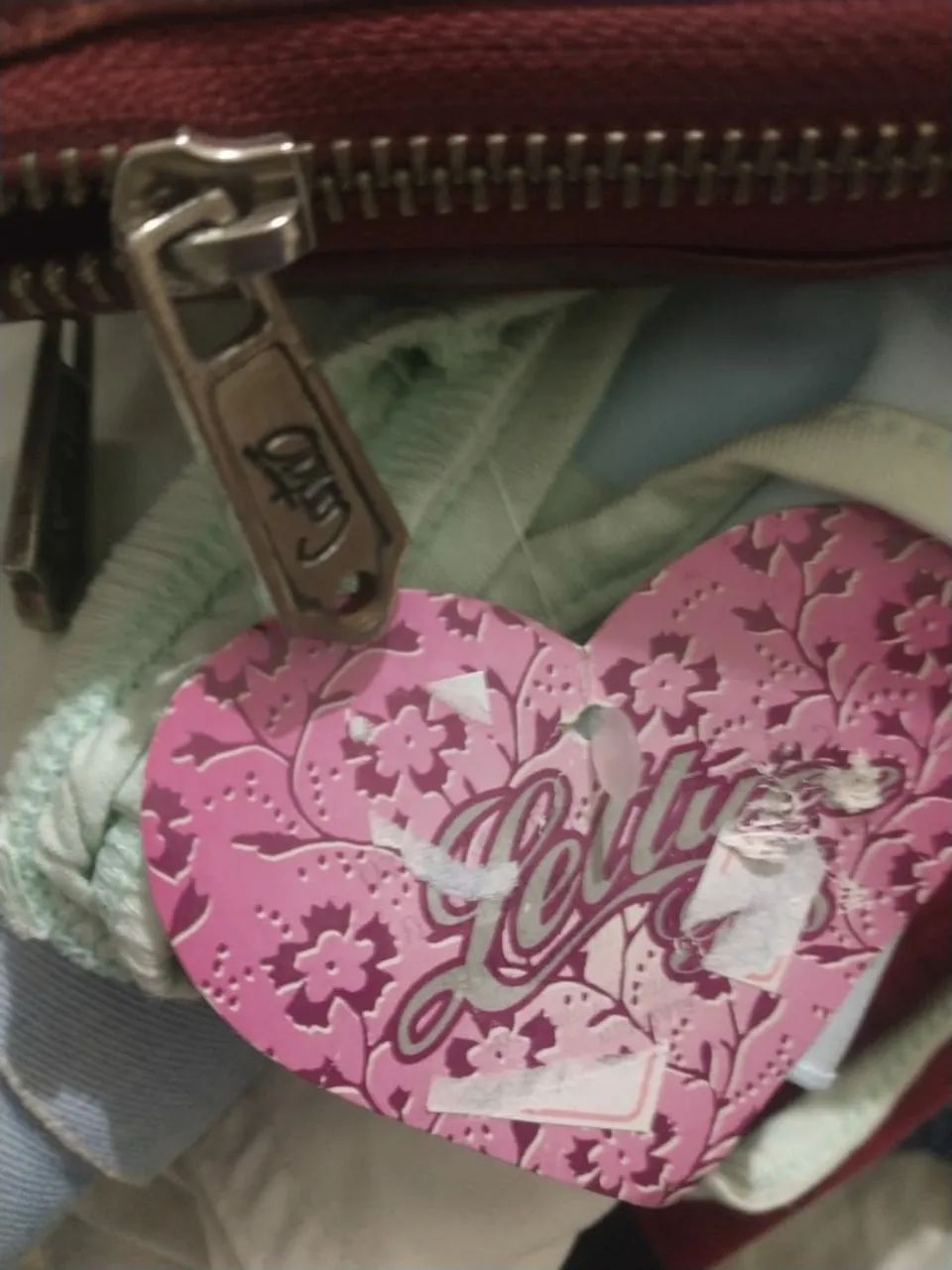 Lote de roupas e acessórios com 20 peças - Foto 2