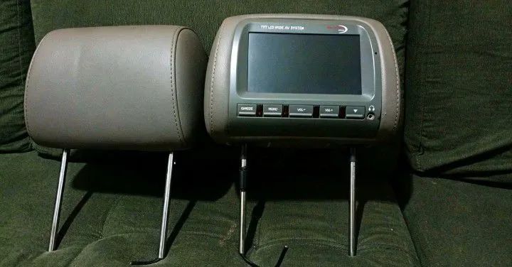 Encosto de cabeça de carro com tela. - Foto 2