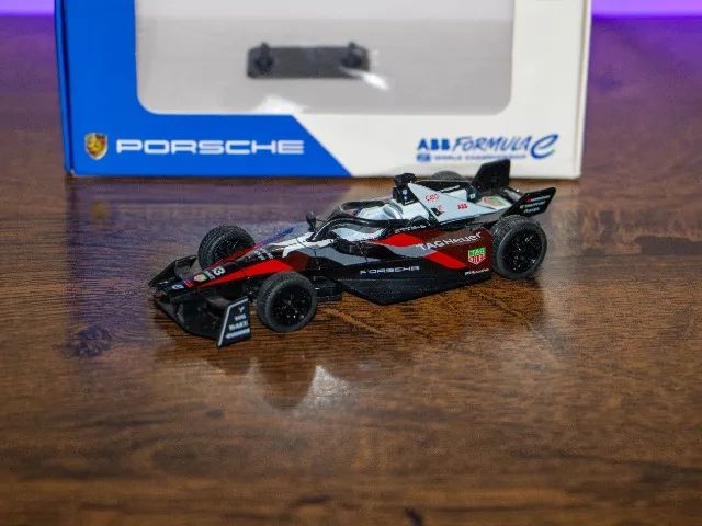 Miniatura Porsche Formula E 1/43