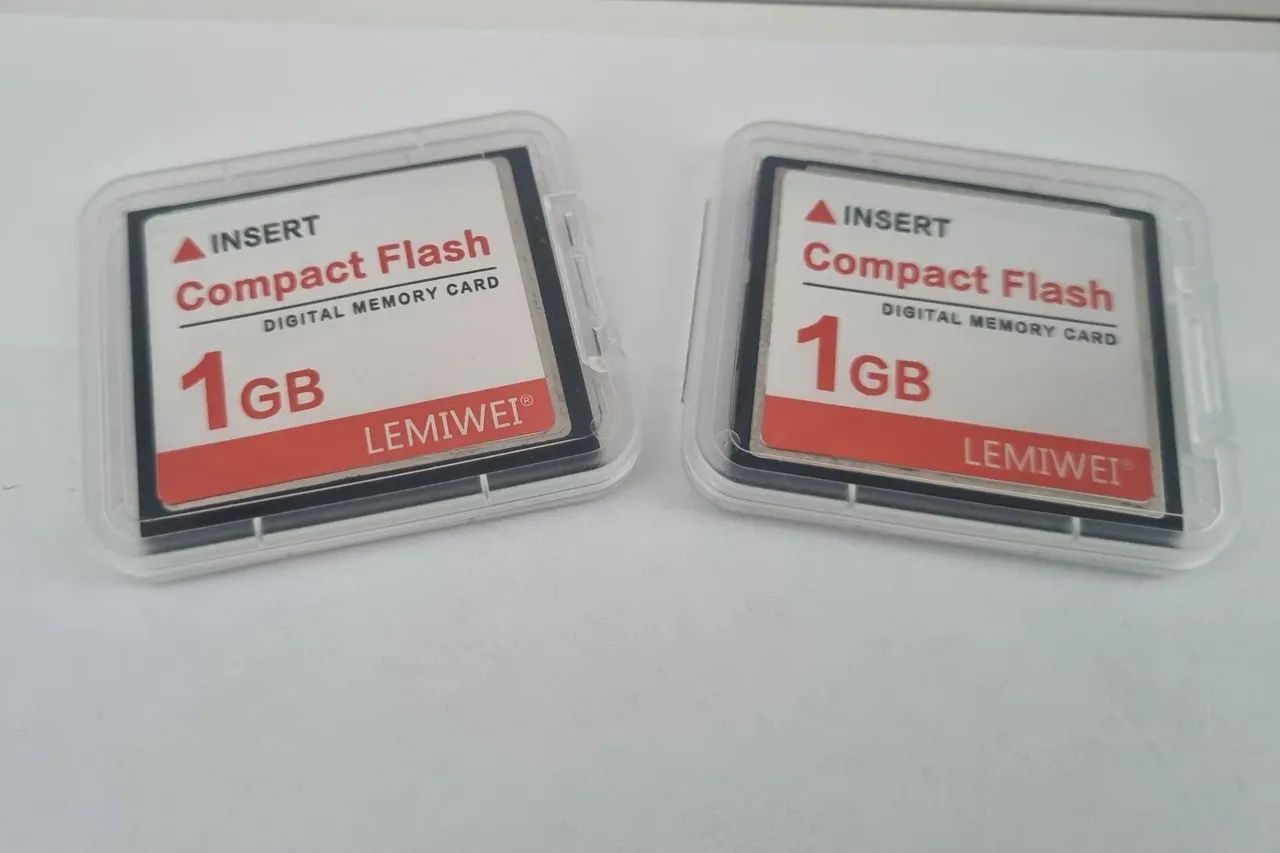 Cartão de Memória Compact Flash CF 1 GB  - Insert Lemiwei
