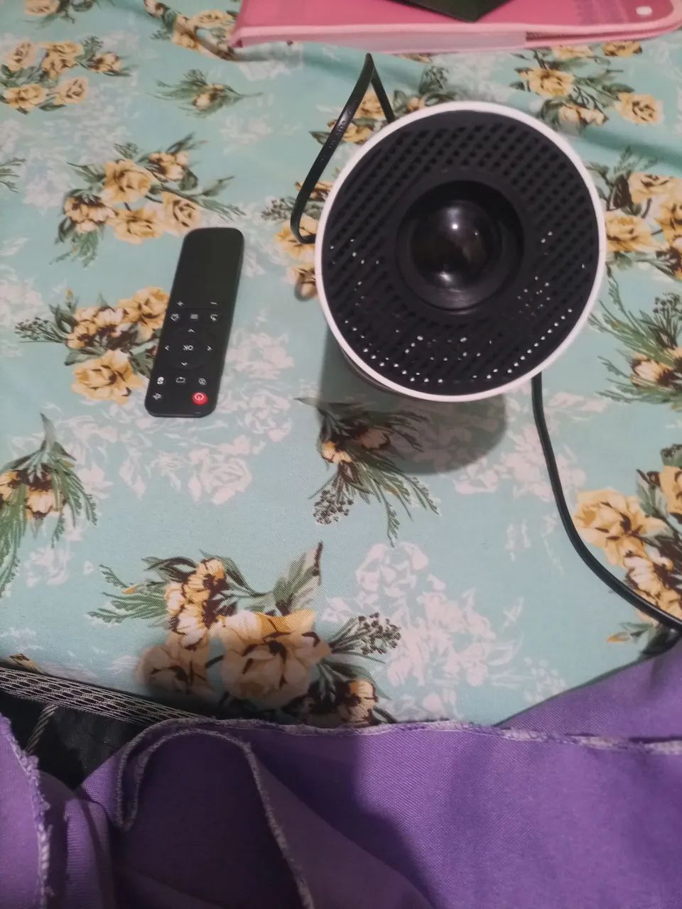 Vendo projetor novo com controle 