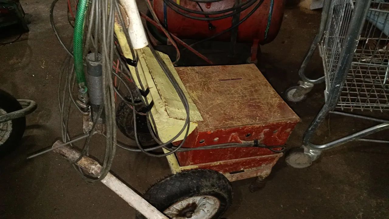 Vende-se máquina de solda completa  - Foto 3