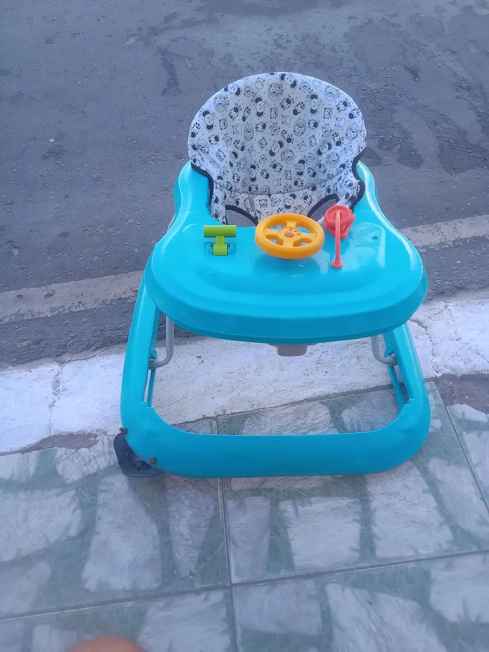 Vendo carrinho de bebê e andaja. - Foto 4