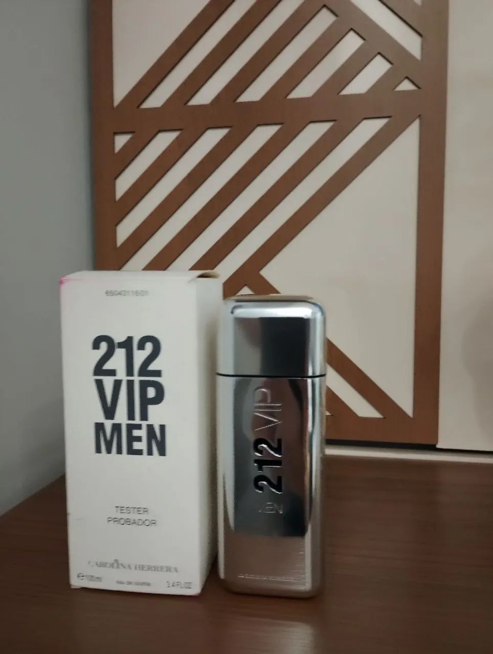 Perfume 212 Vip Men 100ml  - Foto 2